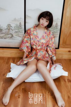 美女杀鸡